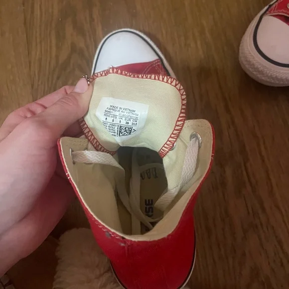Converse Red Canvas High-Tops women's size 8 - Picture 5 of 5